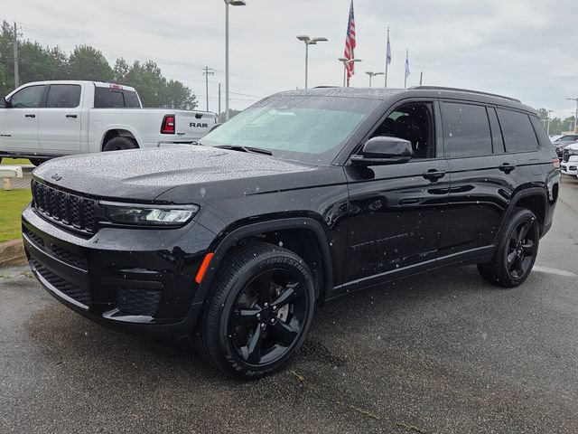 Used 2025 Jeep Grand Cherokee L Altitude RWD image 3