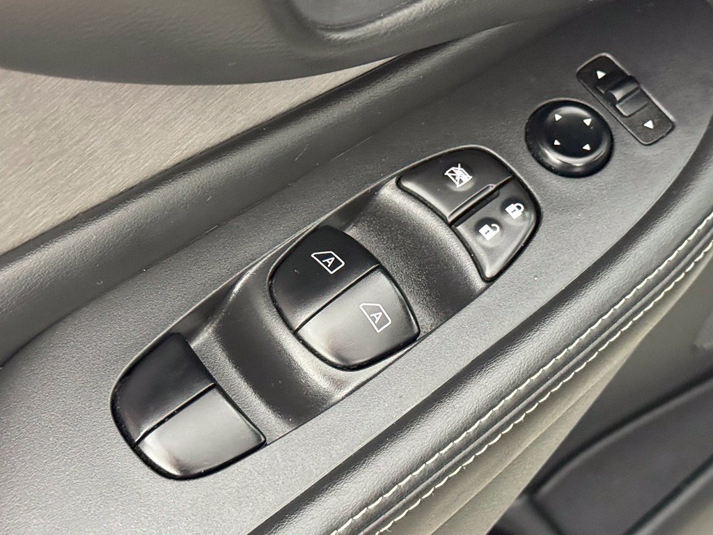 Used 2020 Nissan Murano S AWD/4WD image 14
