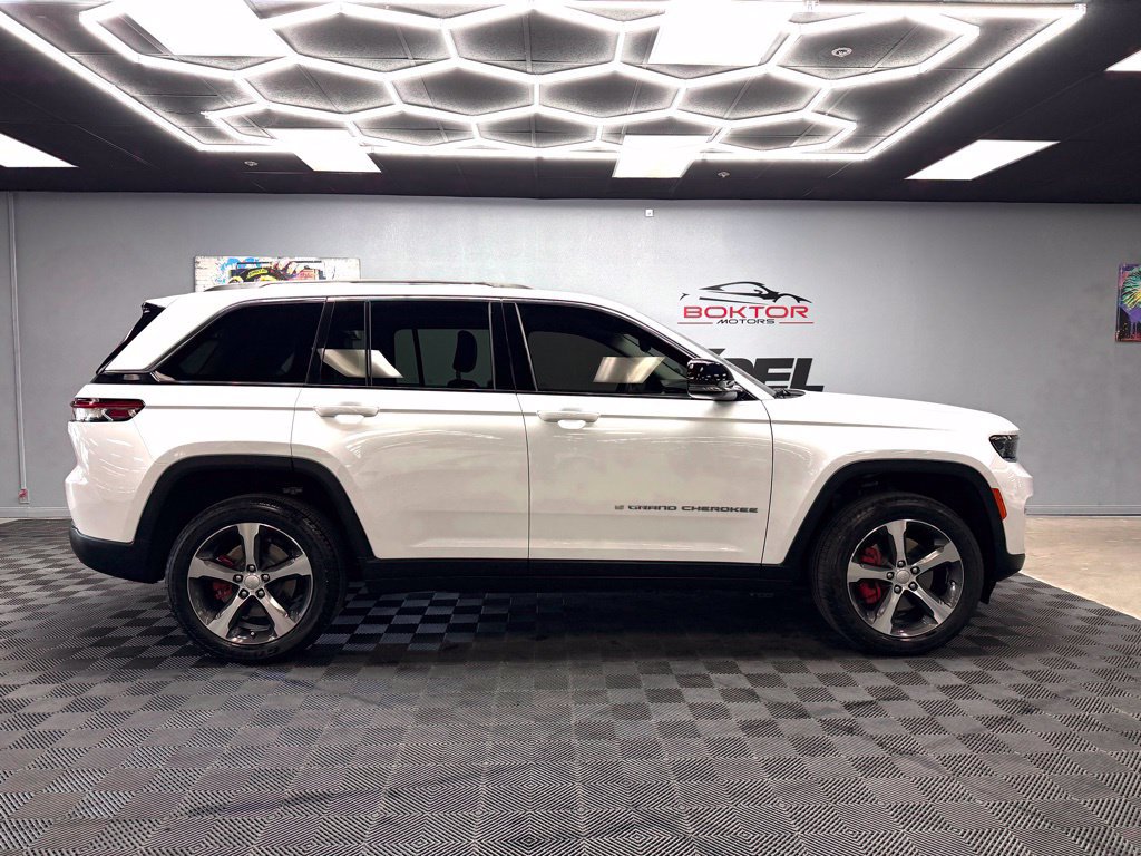 Used 2022 Jeep Grand Cherokee Limited 4xe AWD/4WD image 16