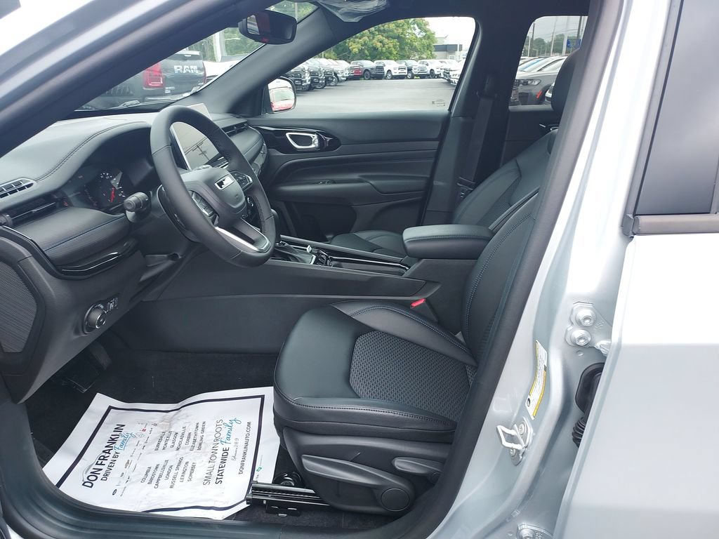 New 2026 Jeep Compass Latitude AWD/4WD image 9