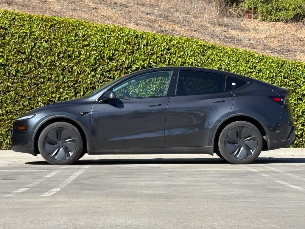 Used 2026 Tesla Model Y AWD image 7
