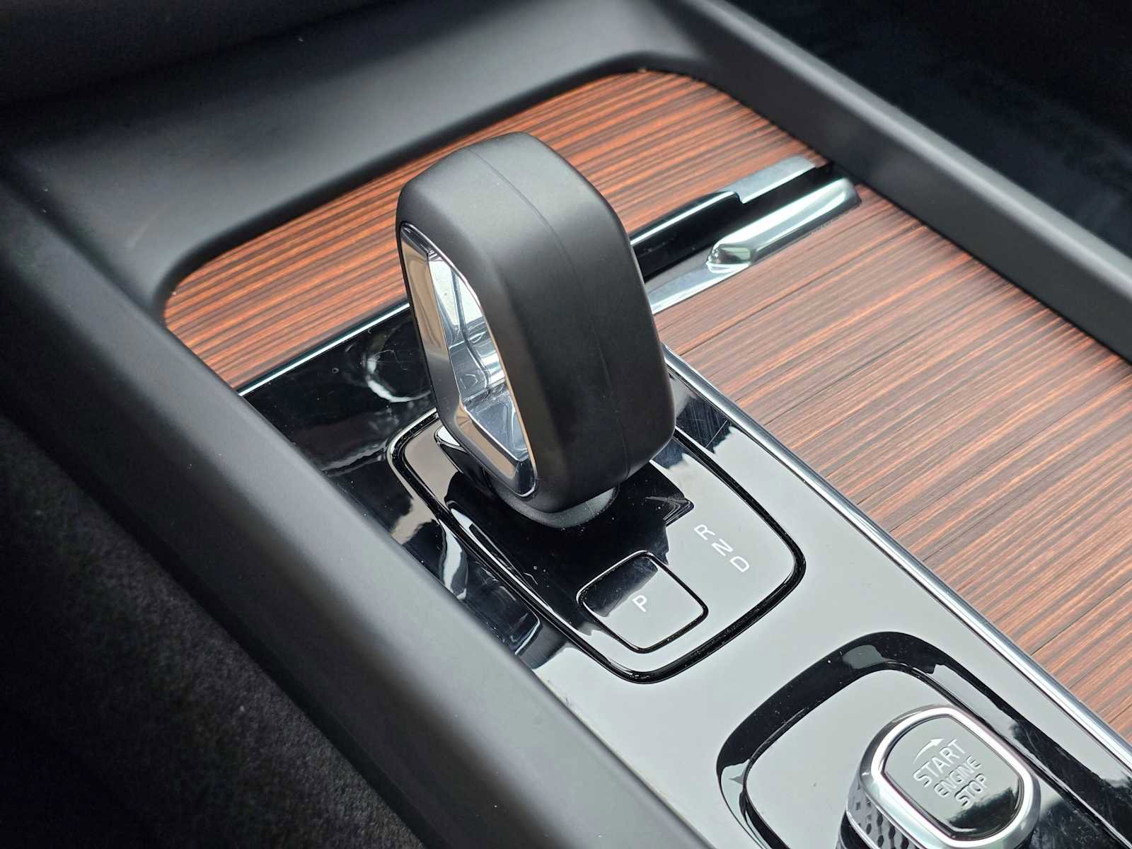 Certified 2025 Volvo V60 B5 Cross Country Plus image 34