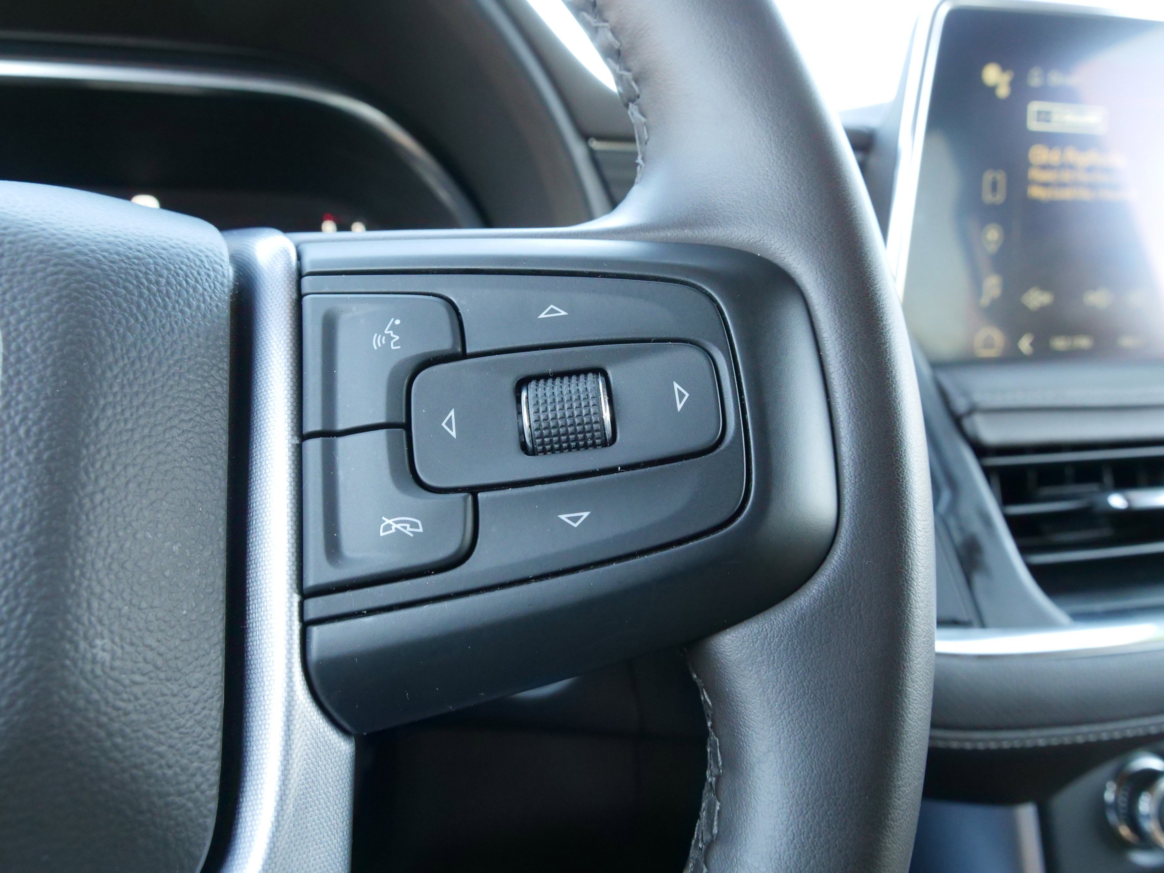 Certified 2024 GMC Yukon XL SLT image 24