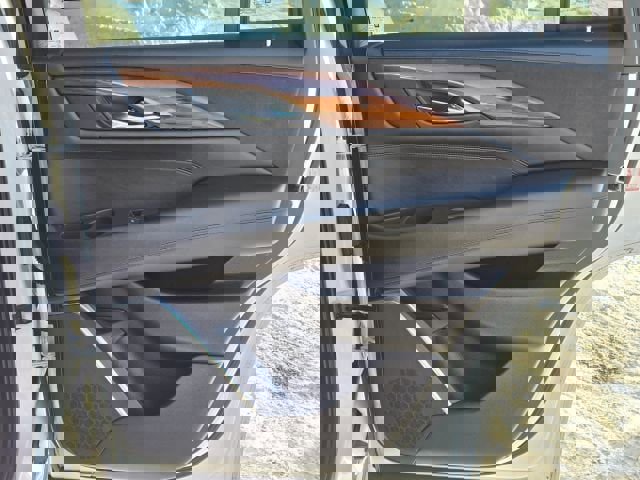 Used 2016 Cadillac Escalade Luxury image 15