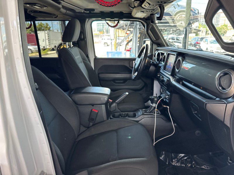 Used 2019 Jeep Wrangler Unlimited Sahara AWD/4WD image 26