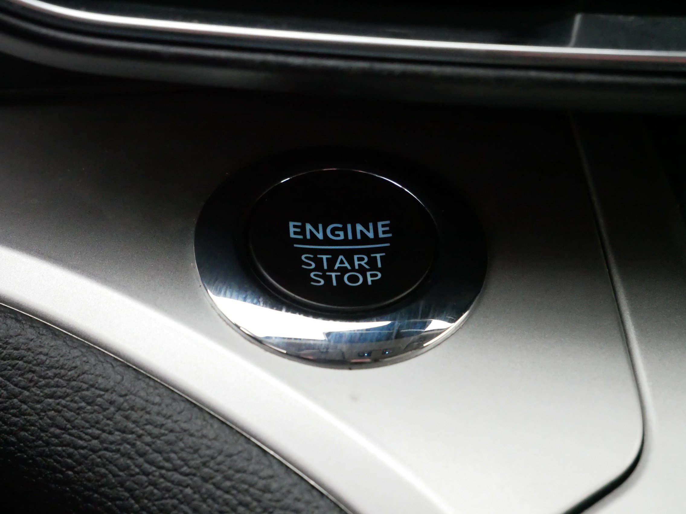 Used 2022 Ford Explorer XLT image 31