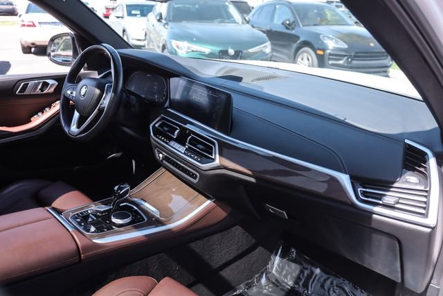Used 2021 BMW X5 xDrive45e w/ Parking Assistance Package AWD/4WD image 58