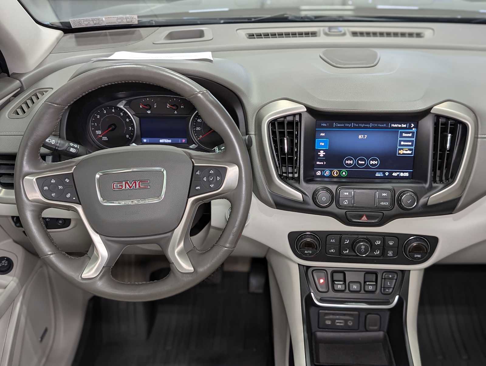 Used 2020 GMC Terrain Denali w/ Denali Premium Package AWD/4WD image 5
