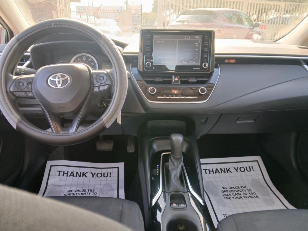 Used 2022 Toyota Corolla LE FWD image 12