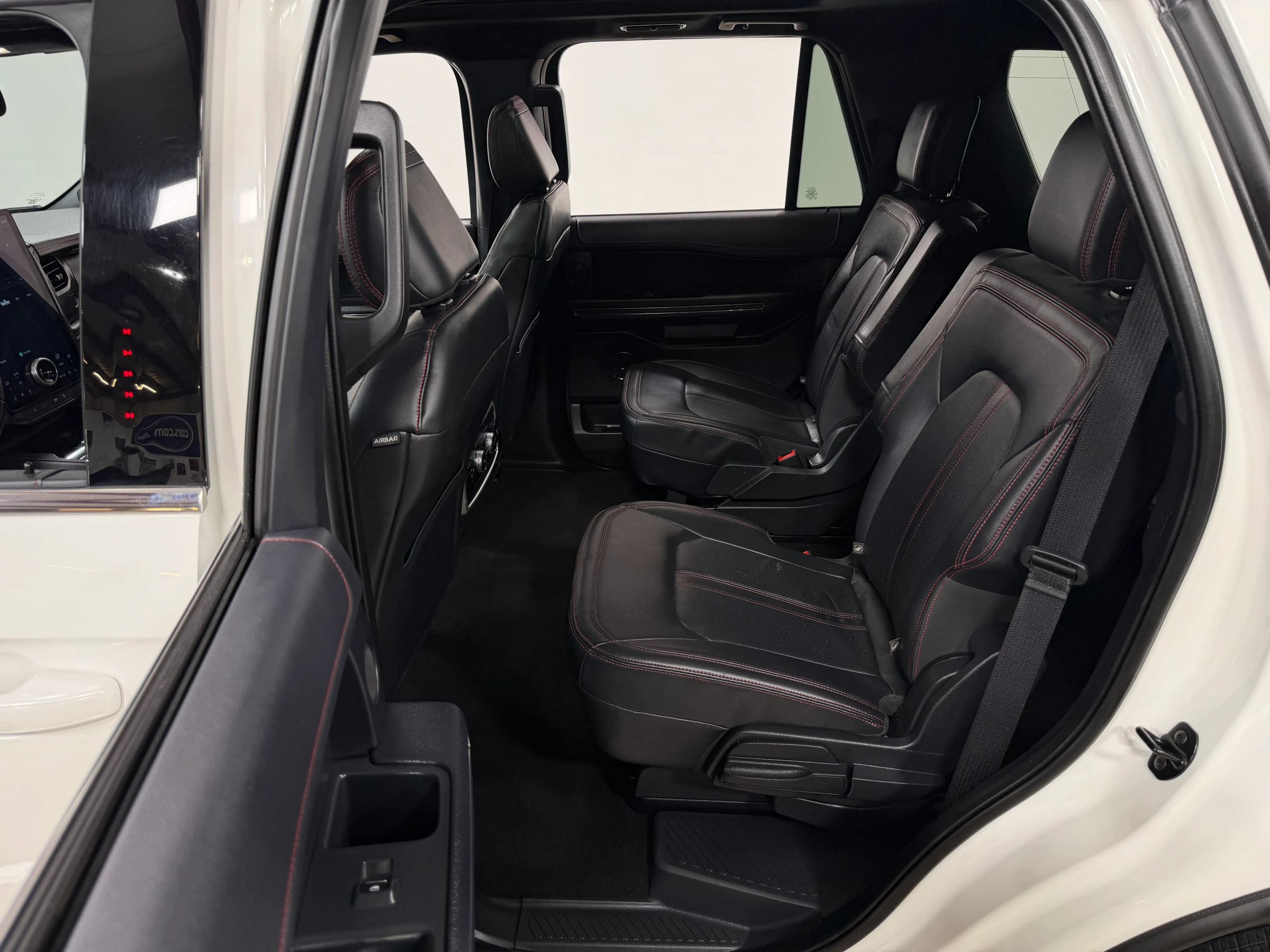 Used 2023 Ford Expedition Limited RWD image 15