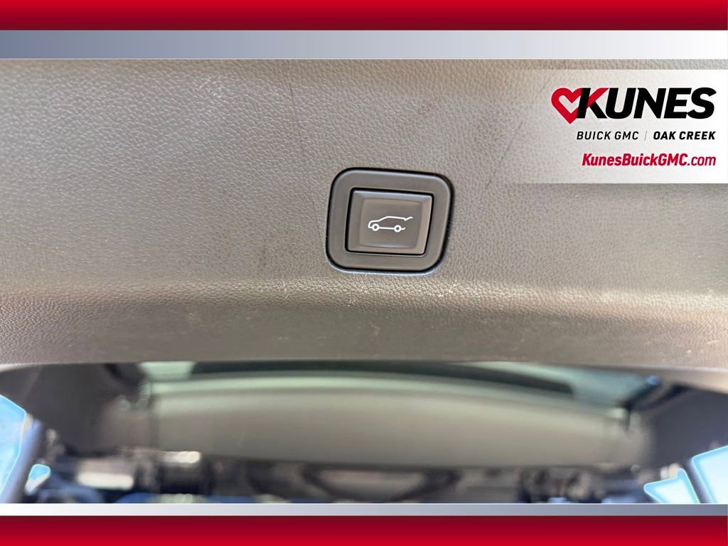 Used 2023 GMC Yukon XL AT4 image 9