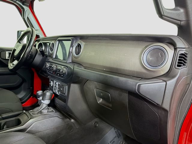 Used 2018 Jeep Wrangler Unlimited Sahara w/ Uconnect 4C Nav & Sound Group image 31