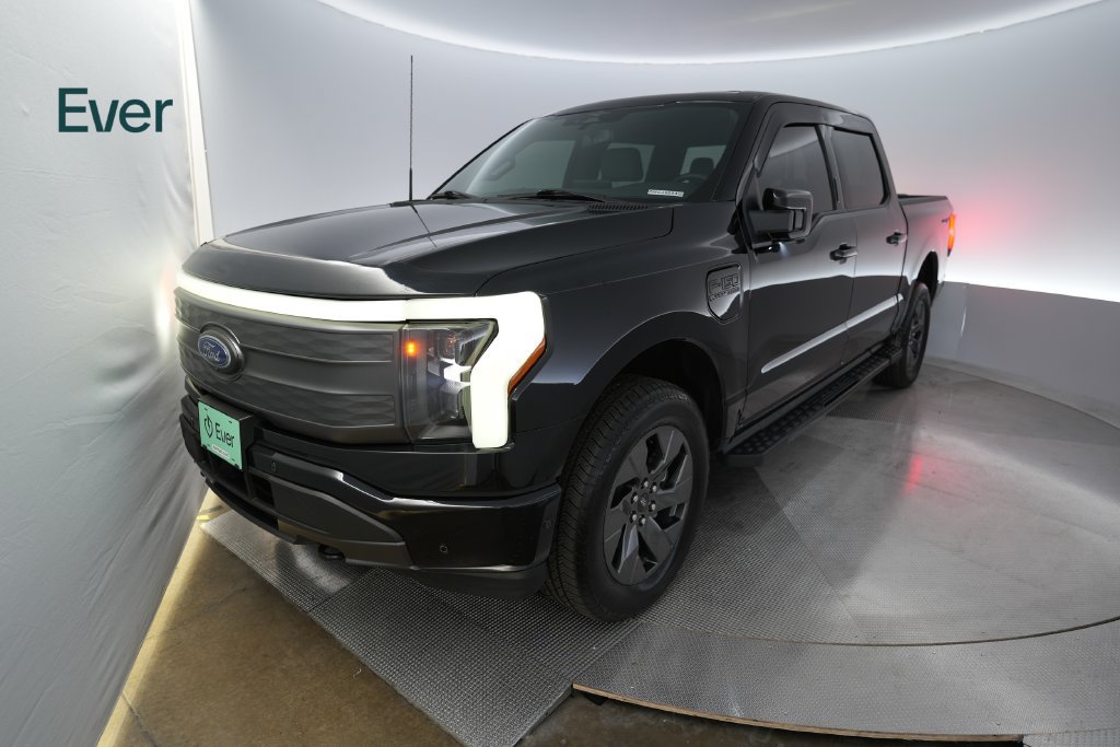 Used 2023 Ford F150 Lightning Lariat AWD/4WD image 2