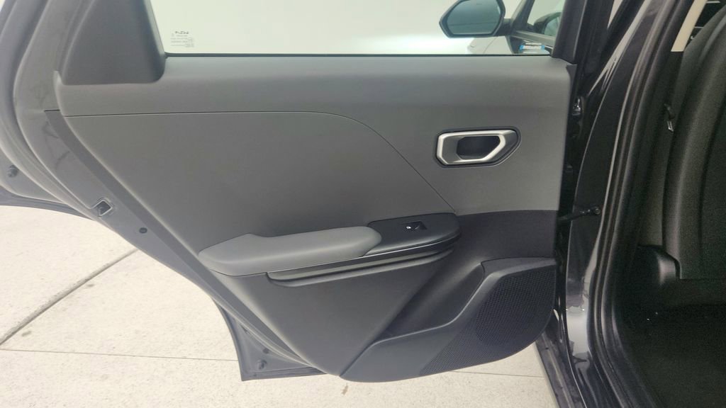 Used 2025 Kia K4 FWD image 25