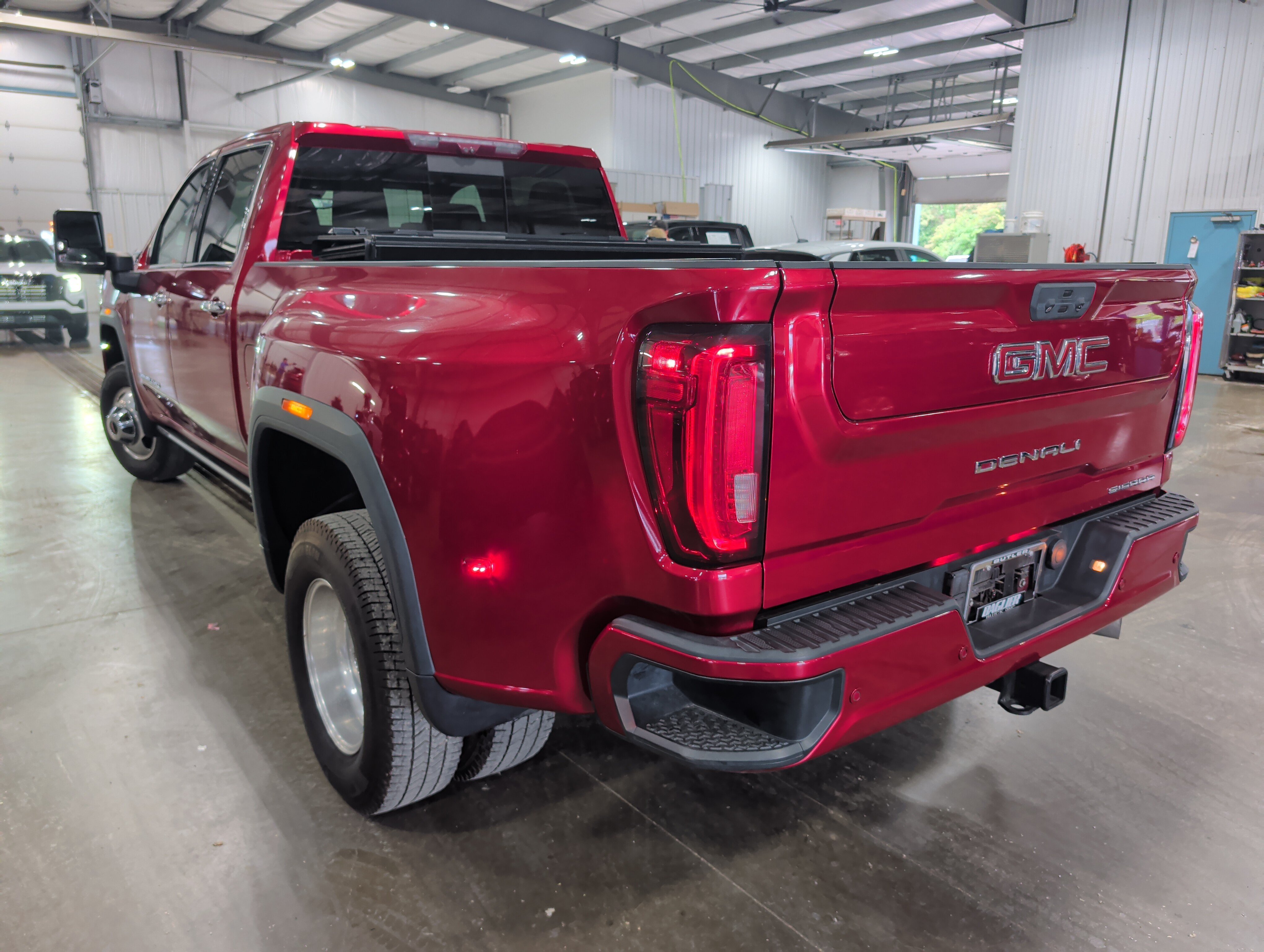 Used 2022 GMC Sierra 3500 Denali w/ Denali Ultimate Package AWD/4WD image 4
