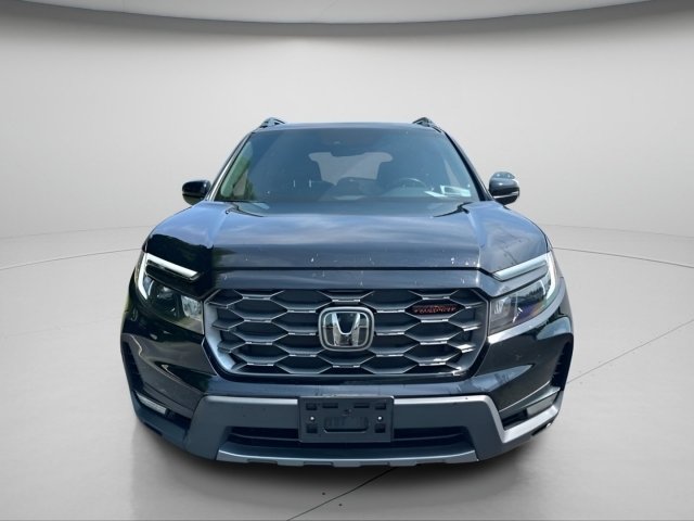 Used 2023 Honda Passport TrailSport image 3