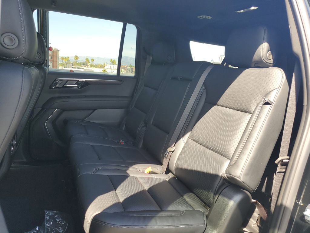 New 2026 Chevrolet Suburban LS image 13