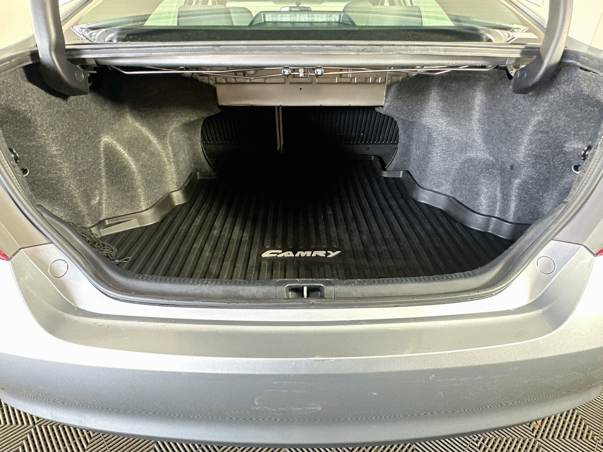 Used 2017 Toyota Camry LE FWD image 26