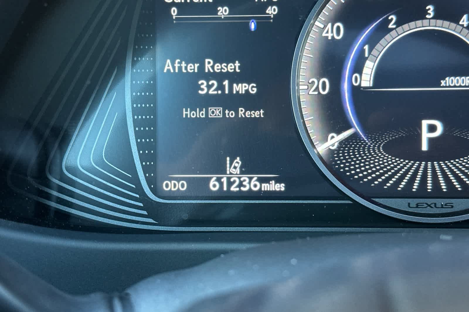 Used 2019 Lexus UX 200 w/ Premium Package image 30