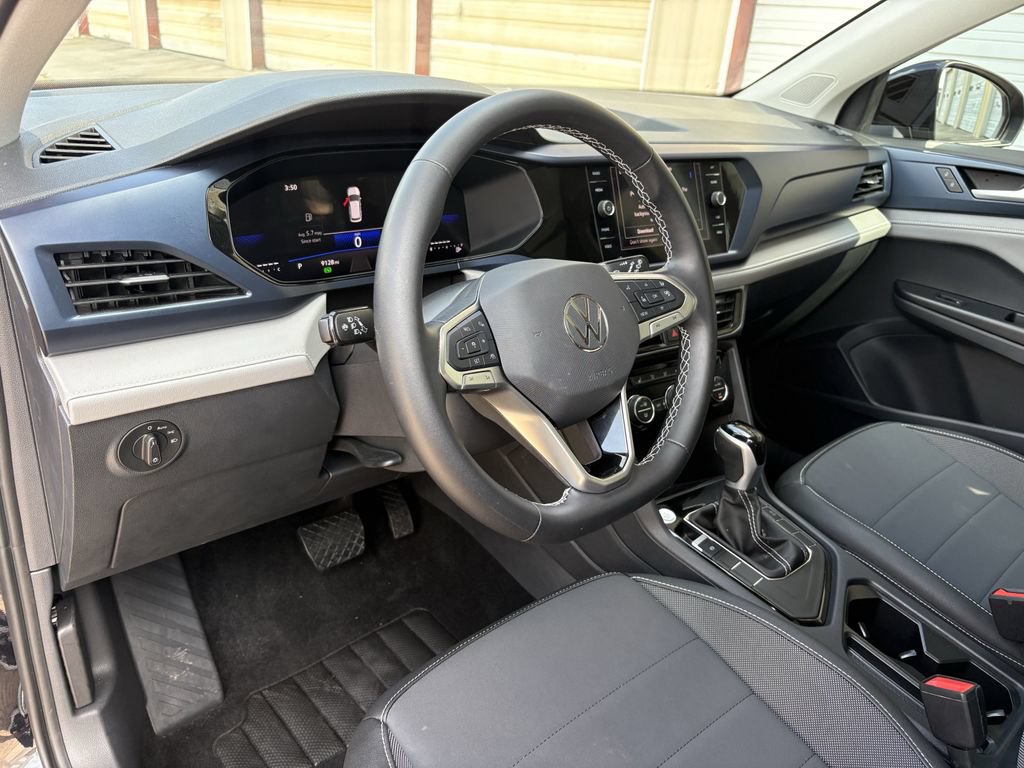 Used 2024 Volkswagen Taos SE FWD image 14
