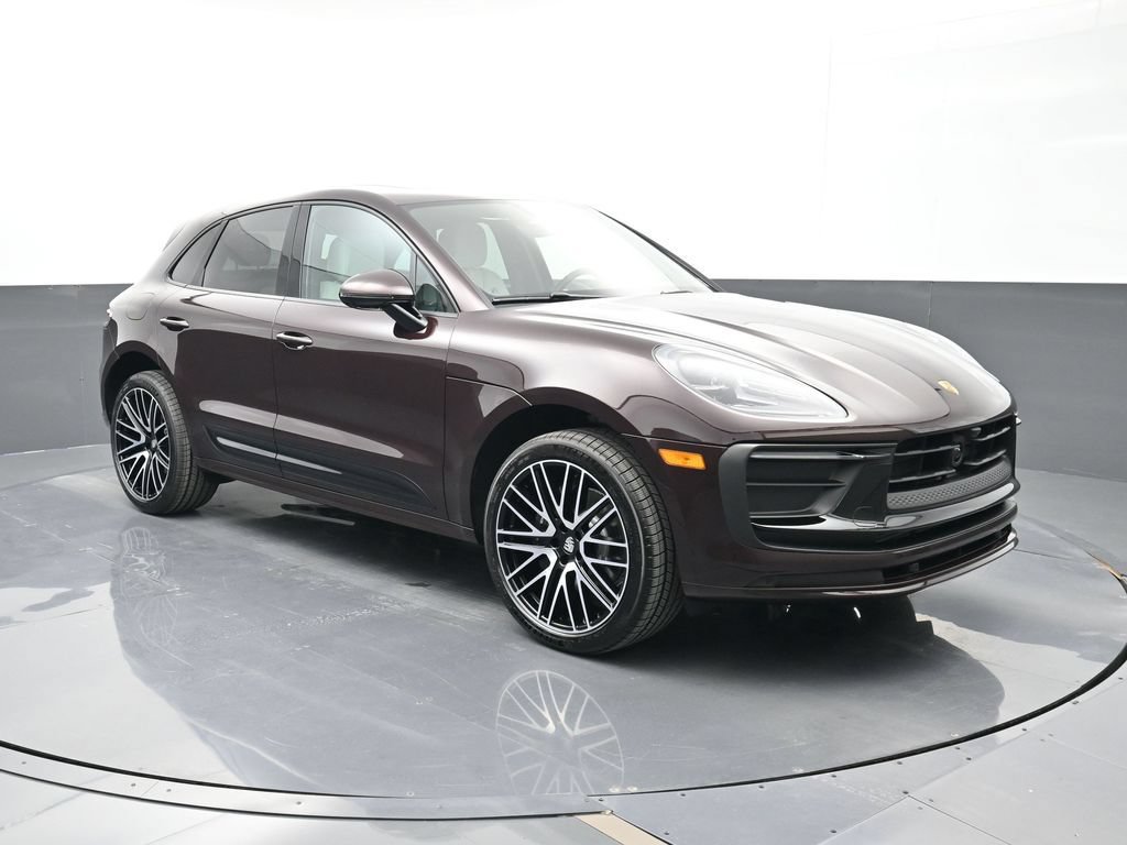 Certified 2026 Porsche Macan AWD/4WD image 28