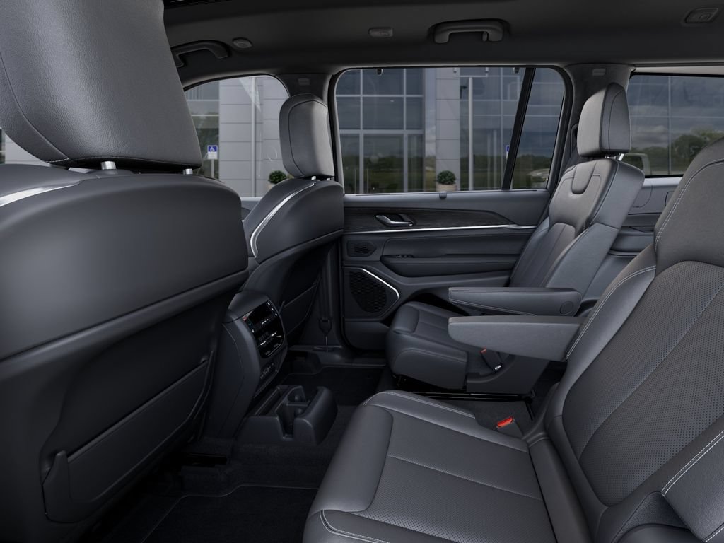 New 2025 Jeep Grand Cherokee L Overland w/ Advanced Protech Group III AWD/4WD image 24