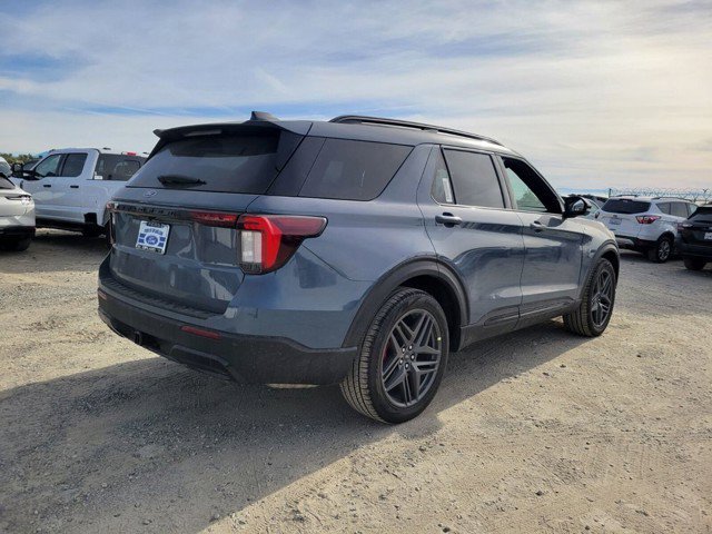 Used 2026 Ford Explorer ST-Line w/ ST-Line Street Pack RWD image 5
