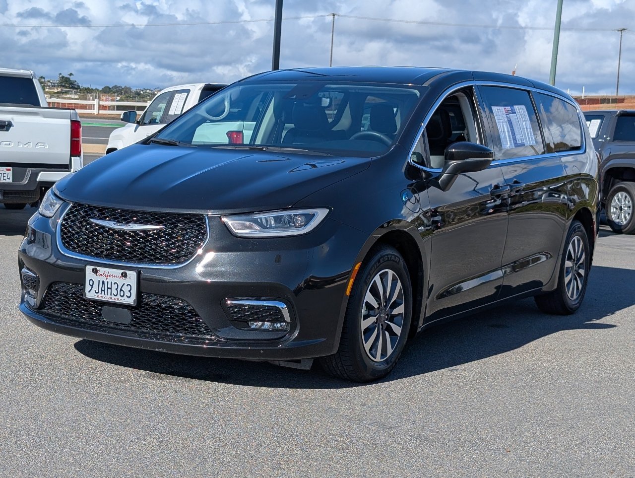 Used 2023 Chrysler Pacifica Touring-L image 12