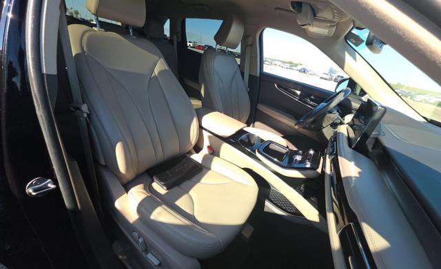 Used 2023 Lincoln Nautilus AWD image 9