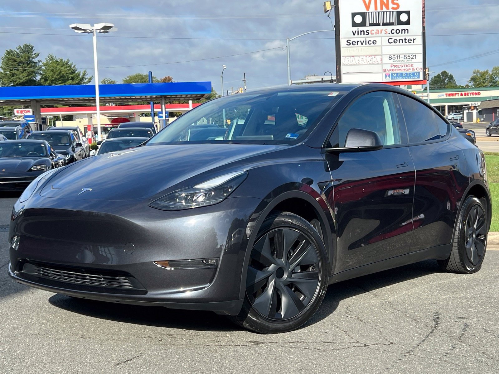 Used 2024 Tesla Model Y Long Range AWD/4WD image 9