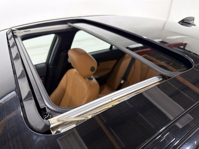 Used 2018 BMW 340i xDrive Sedan AWD/4WD image 27