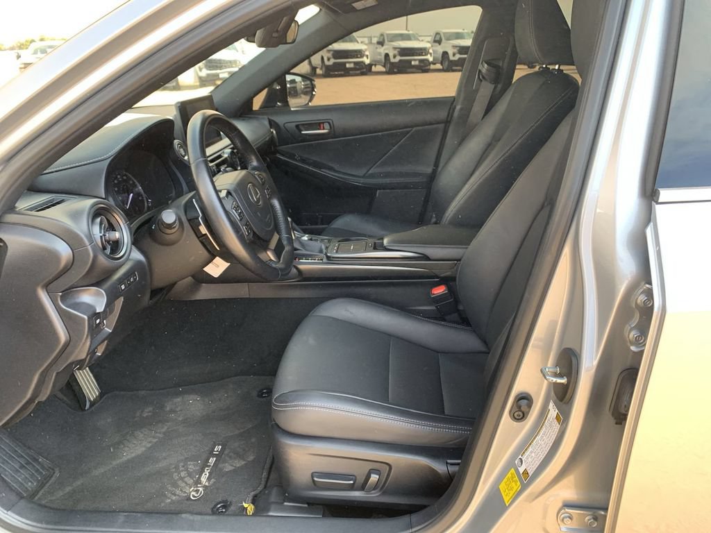 Used 2024 Lexus IS 300 RWD image 17