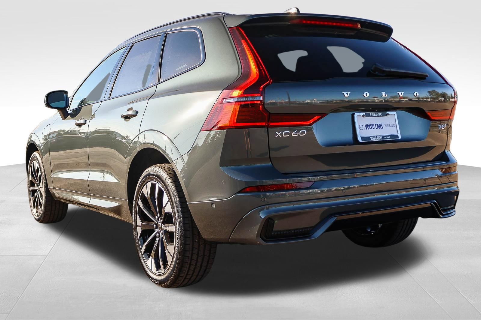 New 2026 Volvo XC60 T8 Plus w/ Climate Package image 7