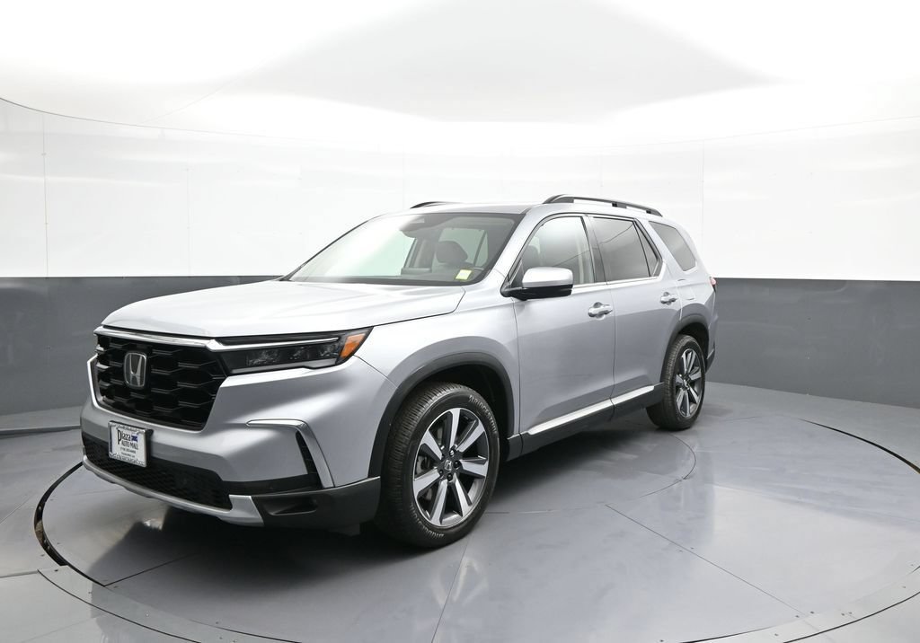 Certified 2023 Honda Pilot Touring image 1