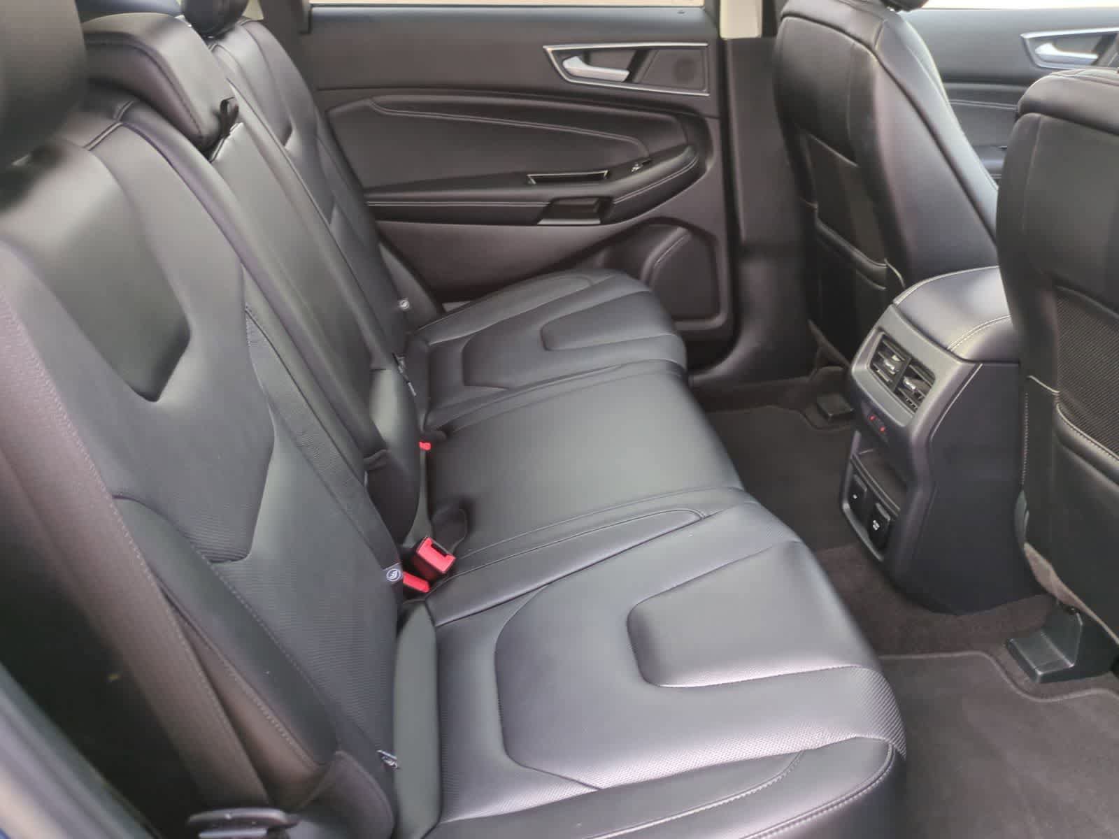 Used 2020 Ford Edge Titanium w/ Equipment Group 301A AWD/4WD image 21