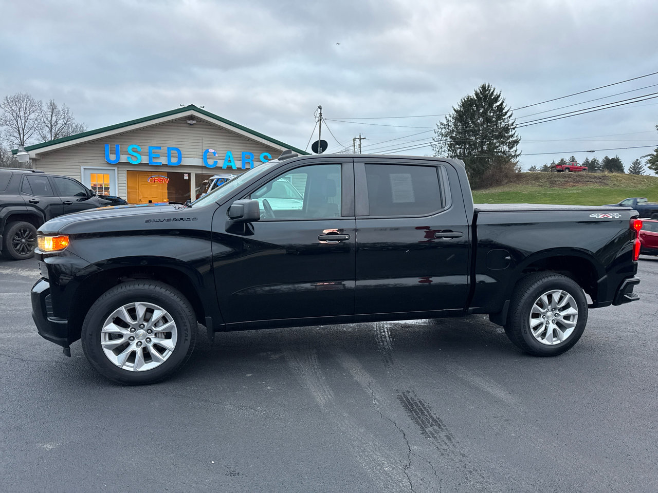 Used 2021 Chevrolet Silverado 1500 Custom w/ LPO, Dark Essentials Package image 3