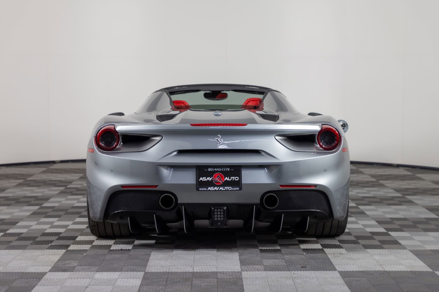 Used 2019 Ferrari 488 Spider image 18
