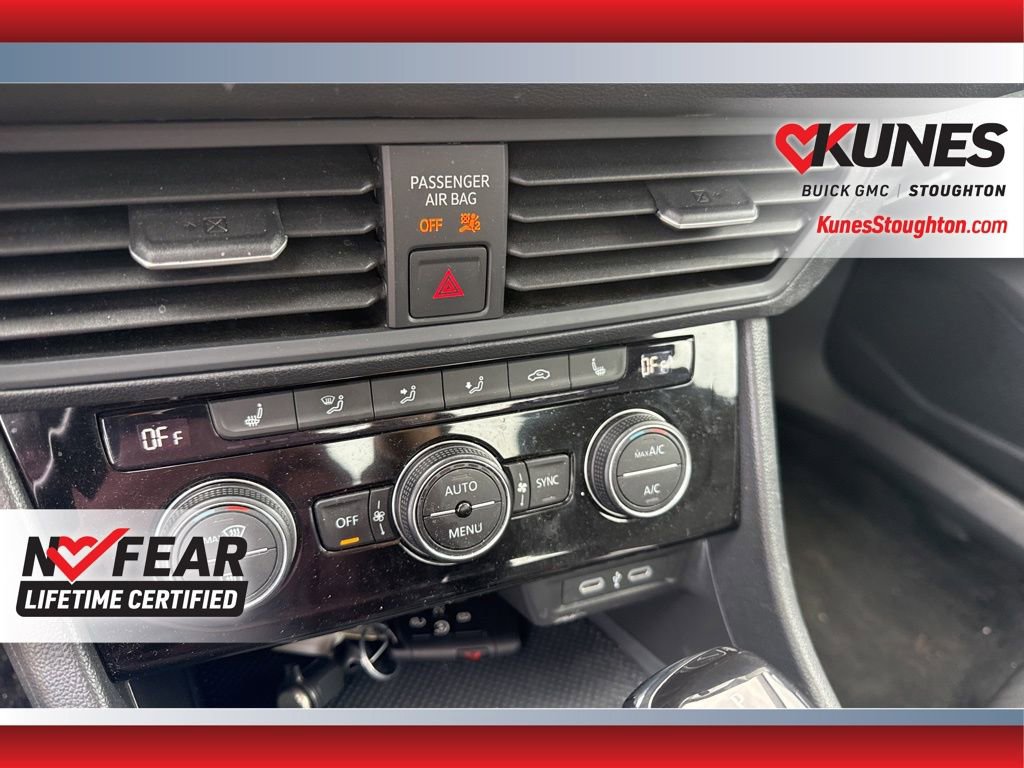 Used 2024 Volkswagen Jetta SE image 30