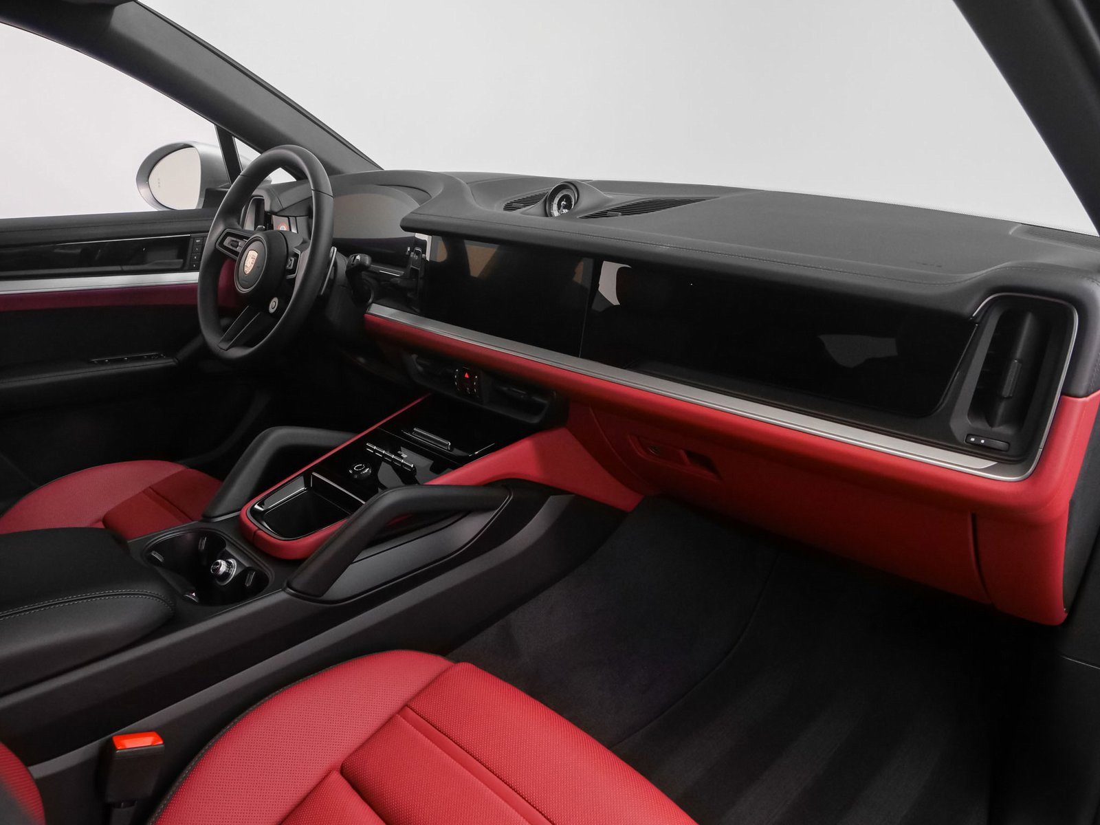 Used 2025 Porsche Cayenne Coupe image 24