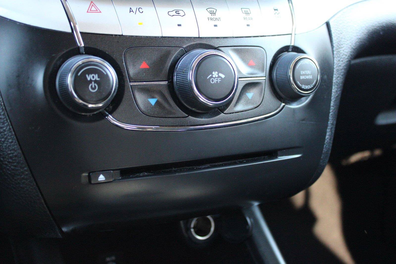 Used 2020 Dodge Journey SE w/ SE Popular Equipment Group FWD image 33