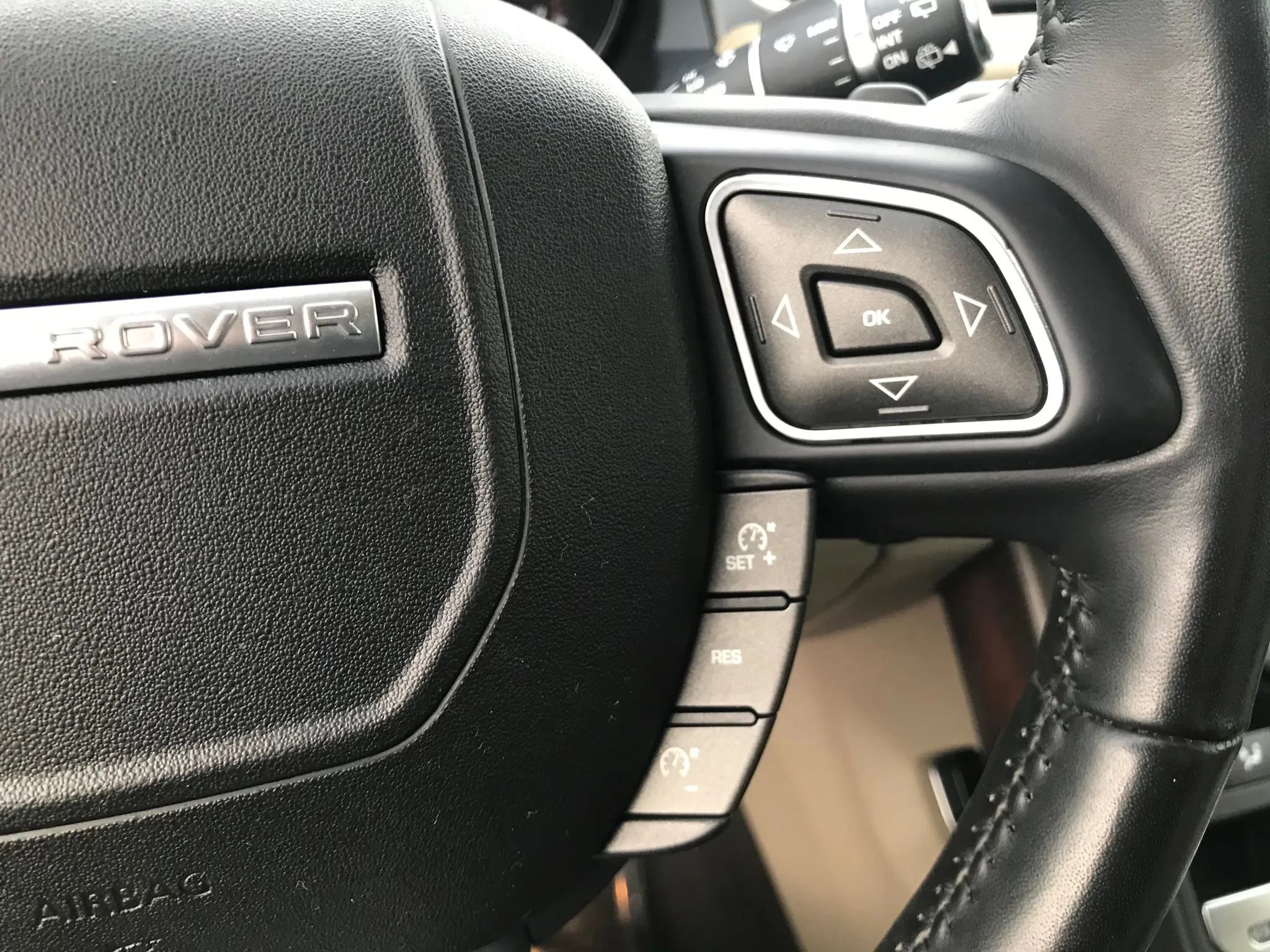 Used 2018 Land Rover Range Rover Evoque image 17