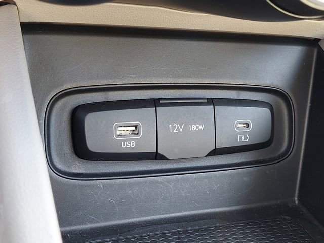 Used 2025 Hyundai Venue SEL FWD image 25