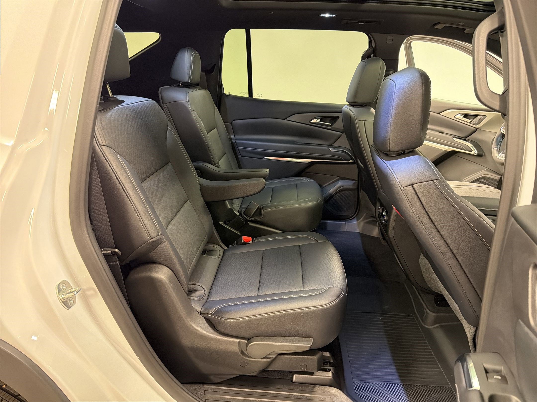 New 2026 Chevrolet Traverse LT w/ Sun and Wheel Package image 30