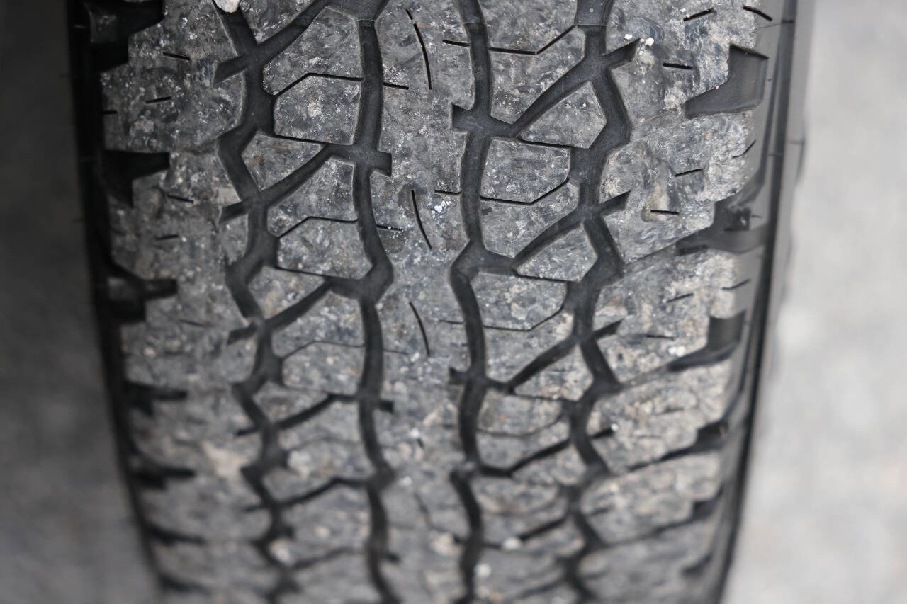 Used 2022 Jeep Cherokee Trailhawk w/ Sun, Sound & Nav Group image 35