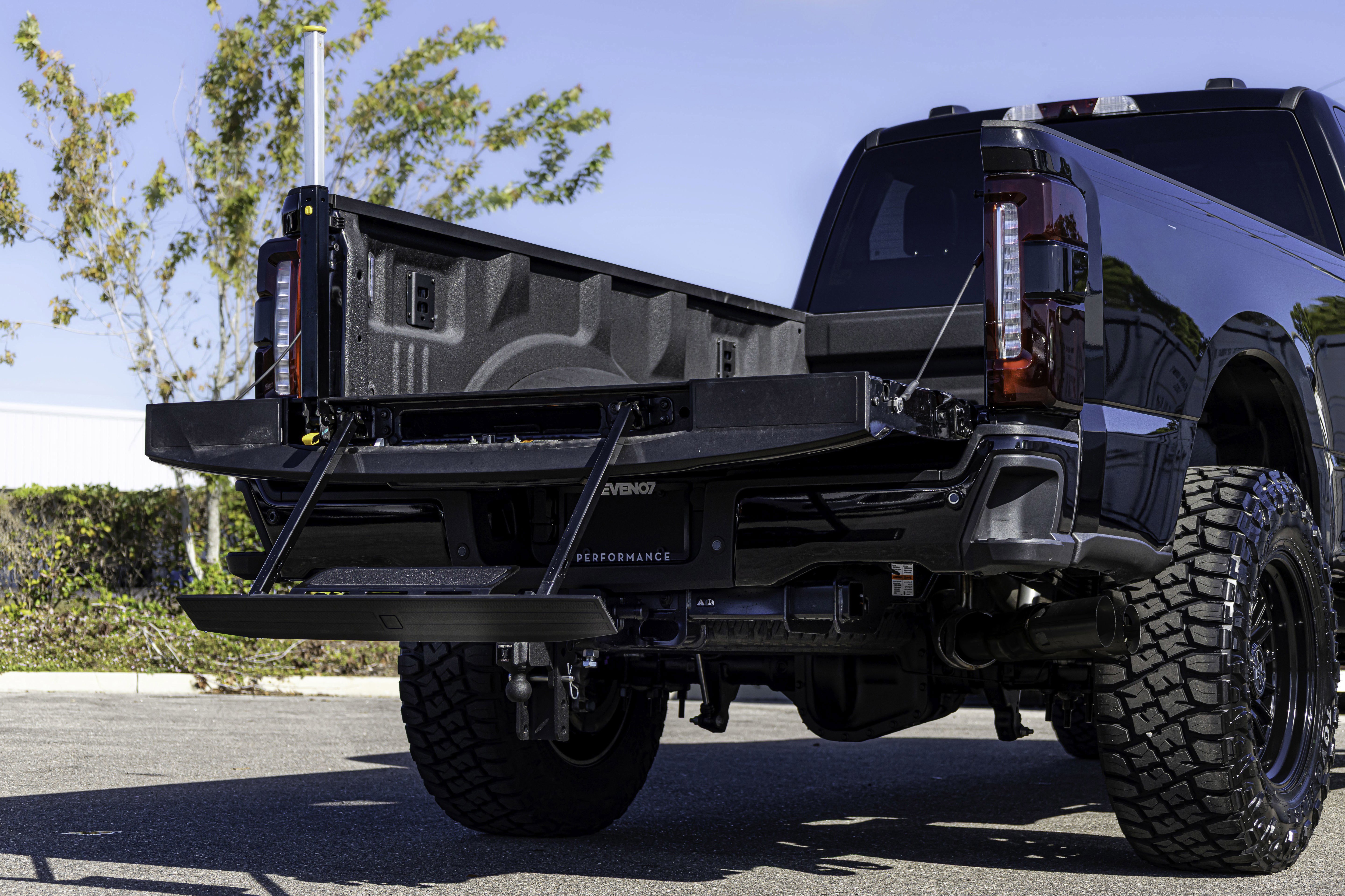 New 2025 Ford F350 Lariat w/ Lariat Ultimate Package image 29