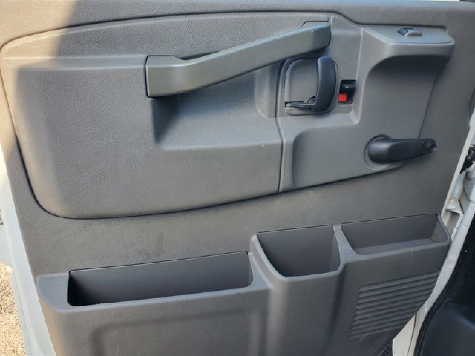 Used 2018 GMC Savana 3500 w/ Driver Convenience Package image 11