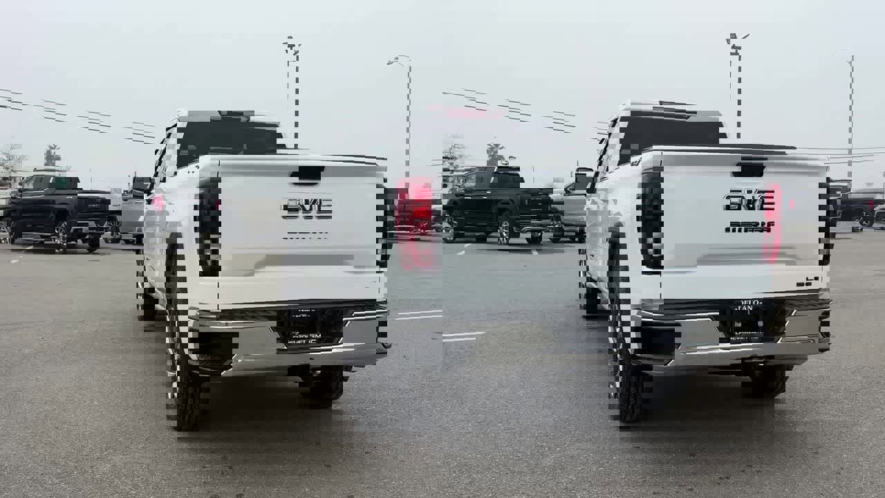 New 2026 GMC Sierra 1500 SLE w/ LPO, Black Badging Package image 8