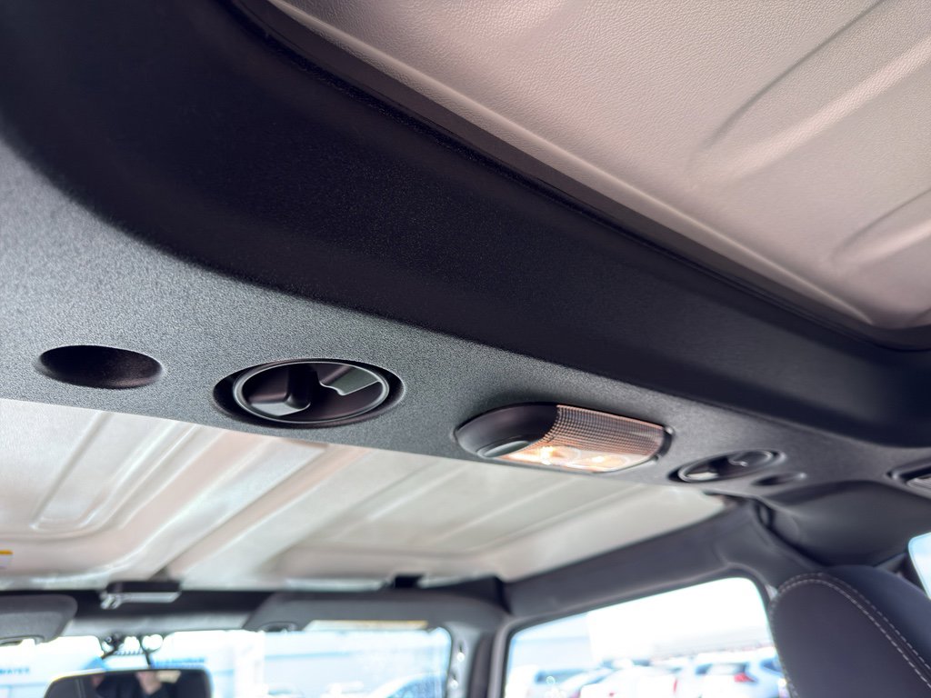 Used 2016 Jeep Wrangler Unlimited Sahara image 25