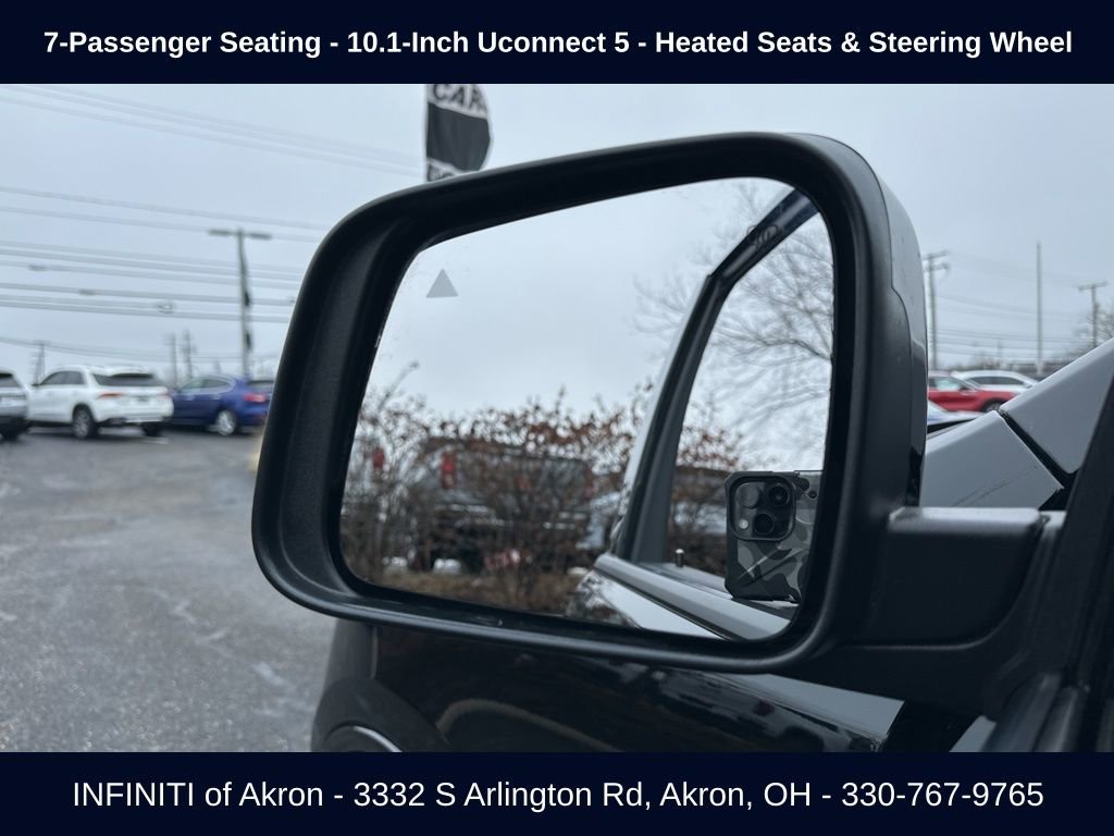 Used 2025 Dodge Durango GT image 3