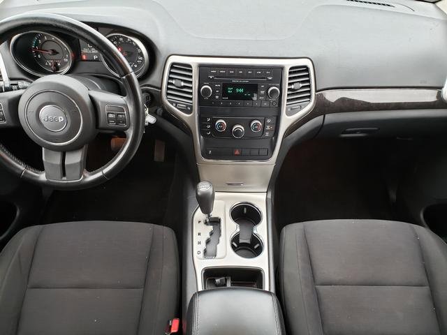 Used 2012 Jeep Grand Cherokee Laredo w/ Laredo E Group image 16